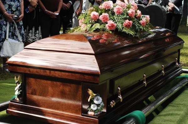  Rêver d'un cercueil fermé : qu'est-ce que cela signifie, est-ce bon ou mauvais ?