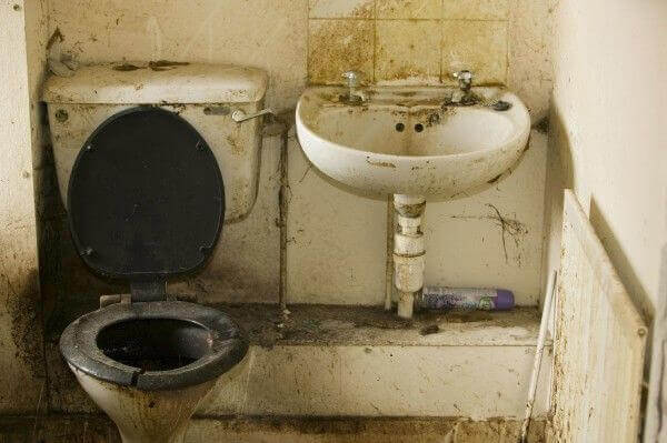  Sen o brudnej toalecie: co to znaczy? Wszystkie wyniki tutaj!