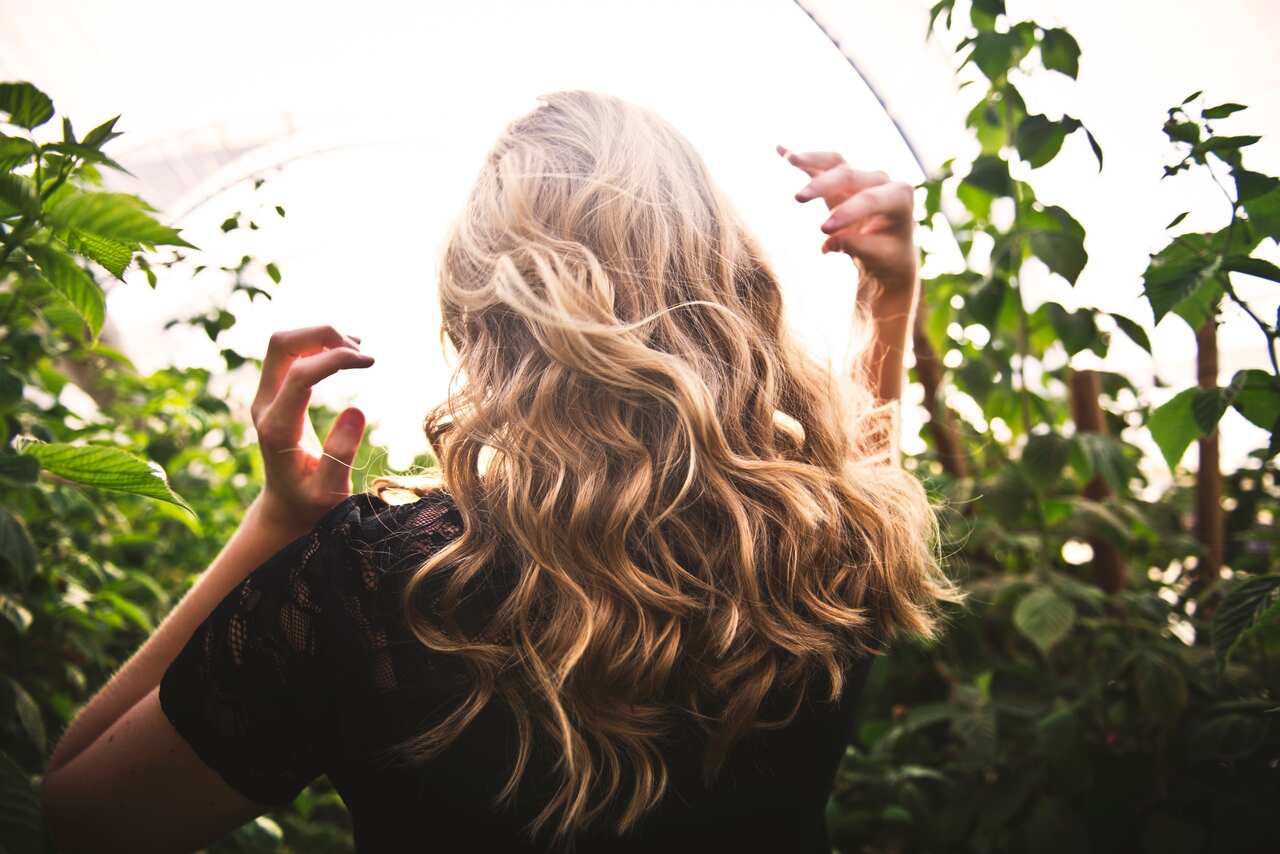  Sanjati kosu: opada, duga, ošišana, bijela kosa – šta to znači? razumjeti…