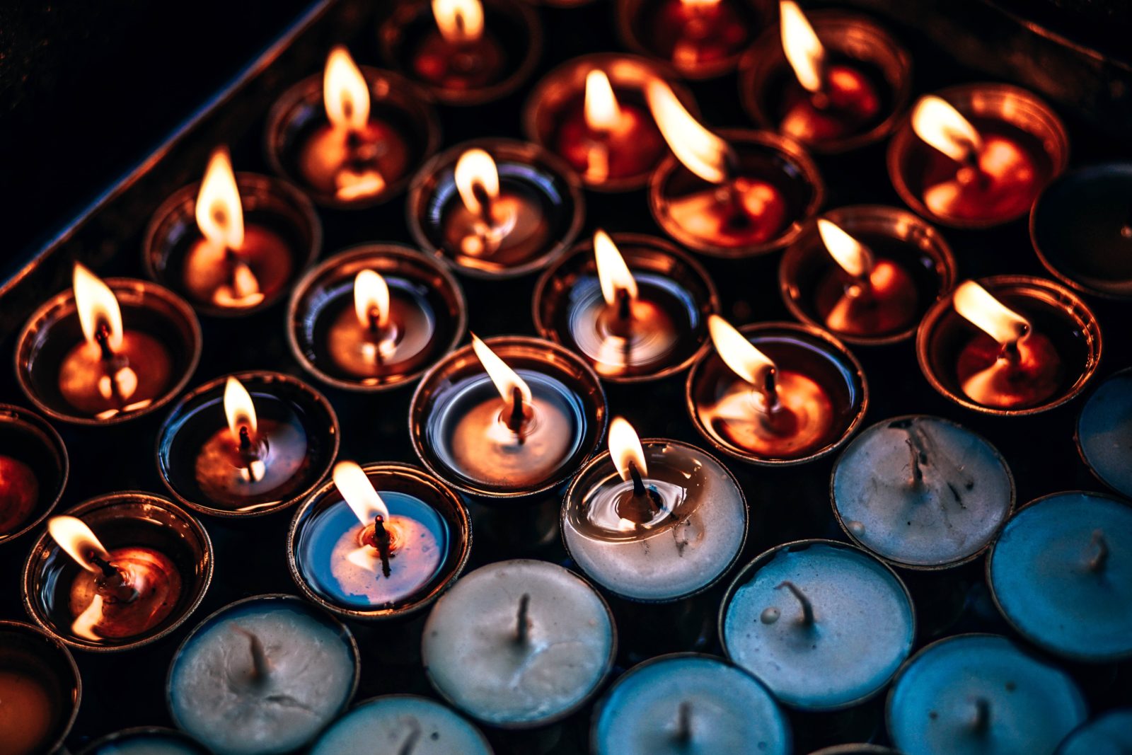  Candle Reş - Wateya wê çi ye? Dizanin çawa bikar bînin