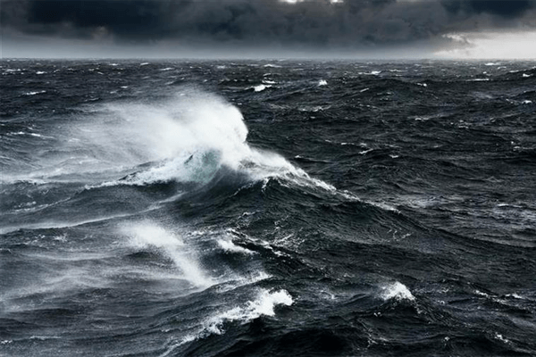  Memimpikan lautan badai: apa artinya?