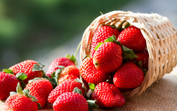  स्ट्रॉबेरी का सपना देखना - आपके सपनों की सही व्याख्या!