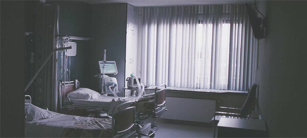  હોસ્પિટલનું સ્વપ્ન જોવું - ગંદા, માંદા, સ્ટ્રેચર. તે શું અર્થ થાય છે?
